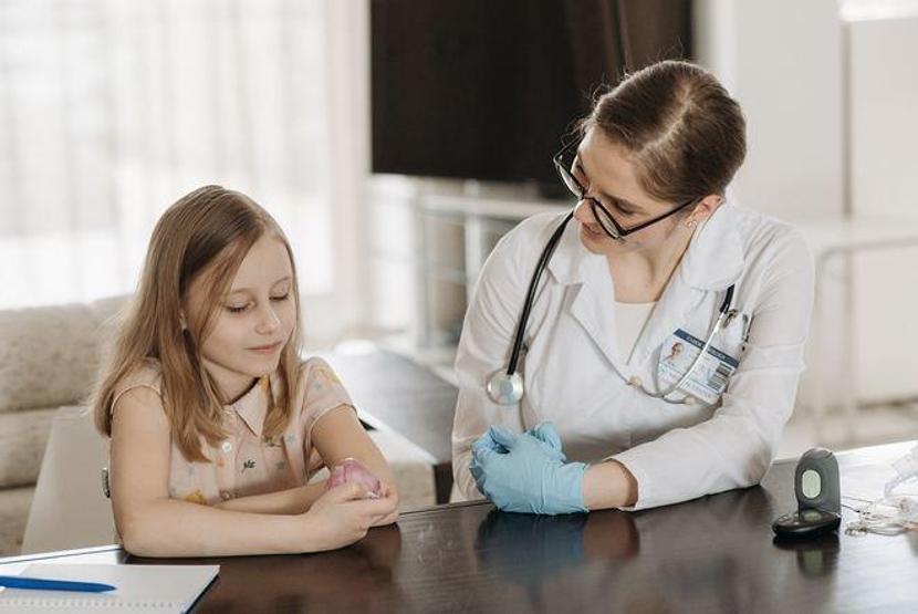 Genellikle çocuk ve genç erişkinlerde görülüyor