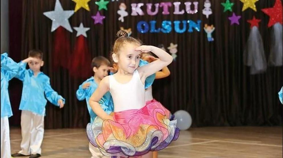23 Nisan coşkusu yeniden sokaklara taşıyor