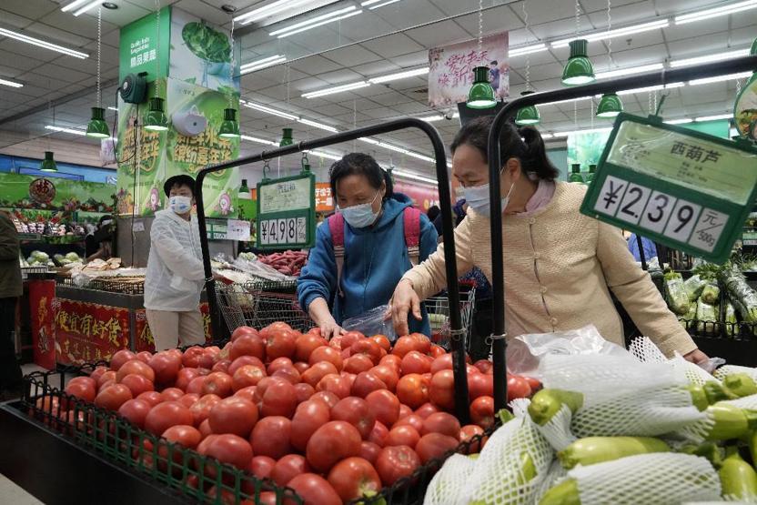 Çin’de kapanma paniği… Pekin’de halk marketlere hücum etti