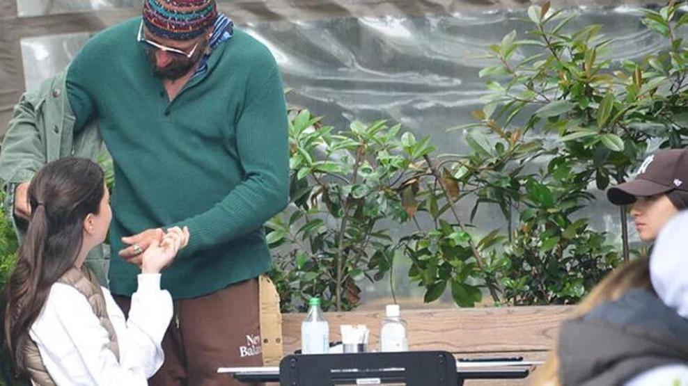 Önder Öztarhan kızlarıyla görüntülendi