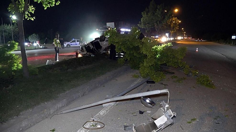 Otostop yapan üniversitelilerin bindiği otomobil takla attı: 5 yaralı