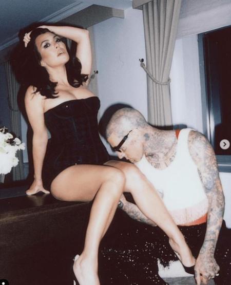 Kourtney Kardashian ve Travis Barker evlendi