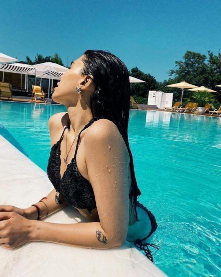 Dilara Aksüyekle Cihangirde köşe kapmaca