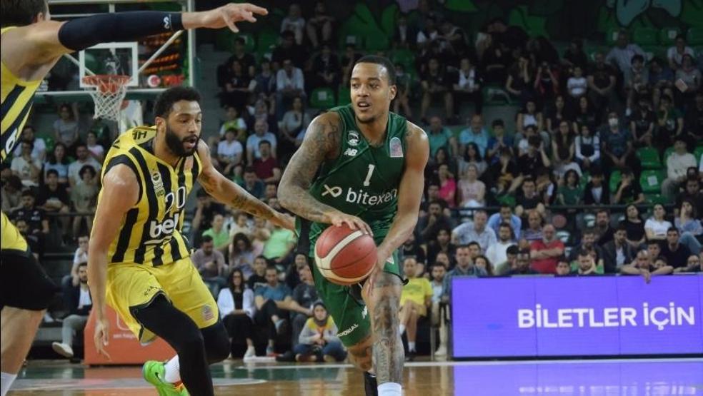 Darüşşafaka-Fenerbahçe maçında Burak Yılmaz sürprizi