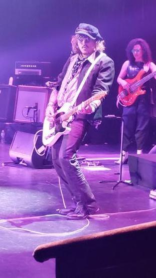 Jeff Beckin sahnesine sürpriz isim: Gitarda Johnny Depp