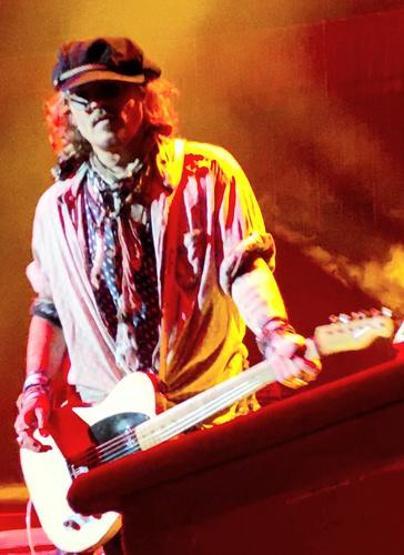 Jeff Beckin sahnesine sürpriz isim: Gitarda Johnny Depp