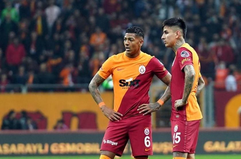 Galatasarayda sözleşmesi biten futbolcular İşte Galatasaraydan ayrılan futbolcular