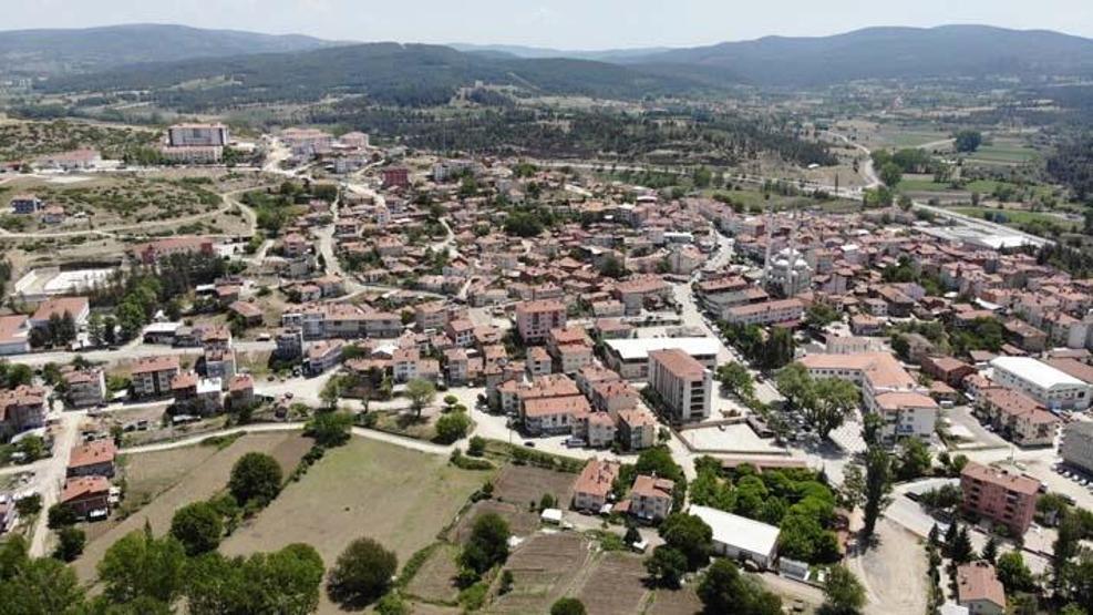 Tarlasında çıkan taşların servet değerinde olduğunu çalındıktan sonra anladı