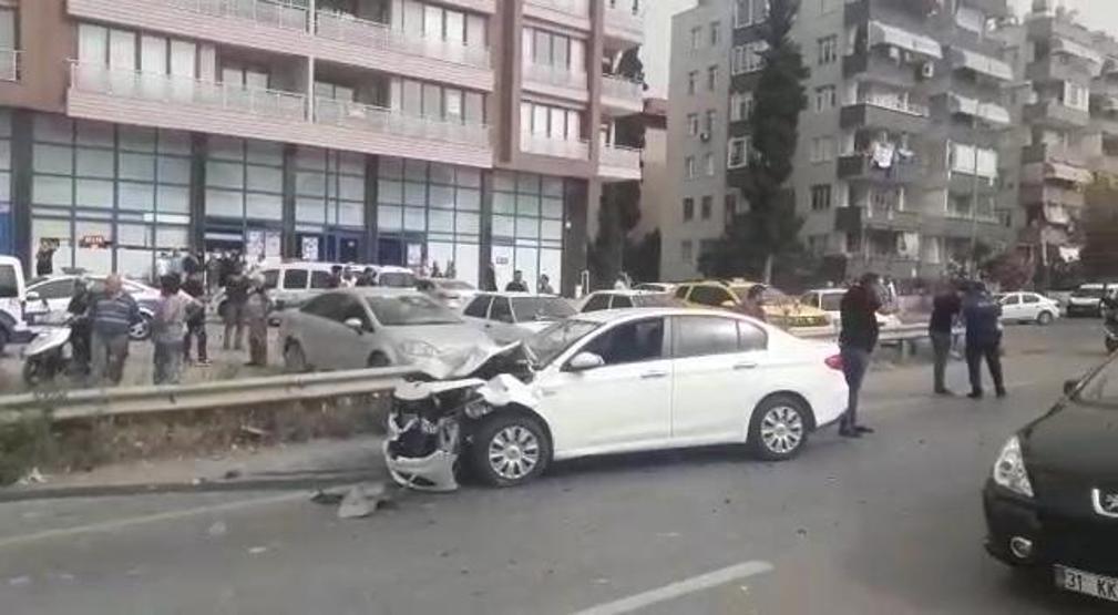 İntihar girişimini izlemeye koyuldular: Zincirleme kaza meydana geldi
