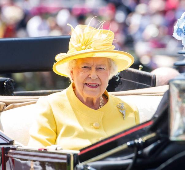 Kraliçe Elizabethe yakın olmak için Kensington Sarayında ayrılacaklar