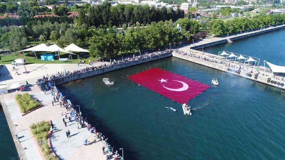 İzmit Körfezi'ni taçlandırdı: "Sıradaki hedef dünya rekoru"