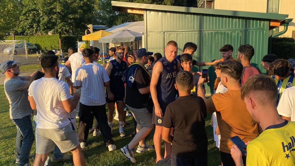 Fenerbahçe kampının ziyaretçileri vardı