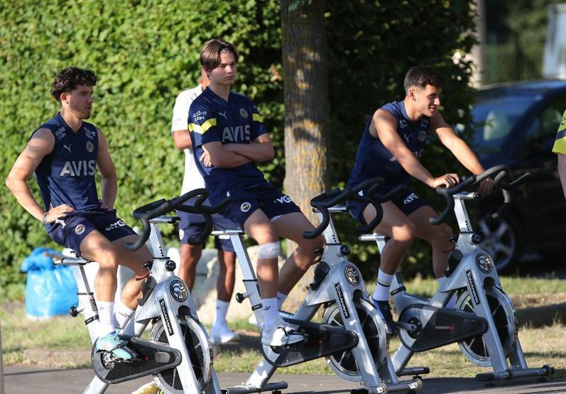 Fenerbahçe kampının ziyaretçileri vardı