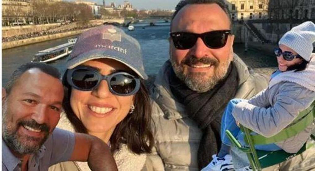 Ali Sunal eşi ve kızını paylaştı