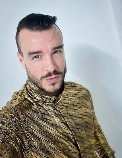 Cem Adrian çok duygulandı