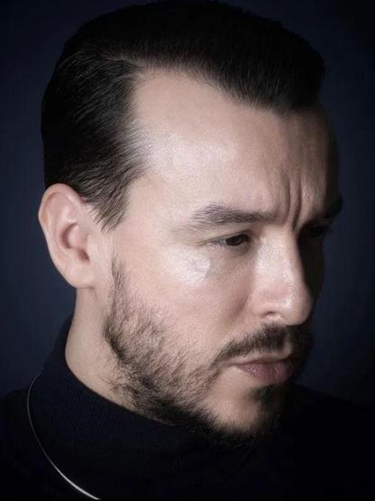 Cem Adrian çok duygulandı