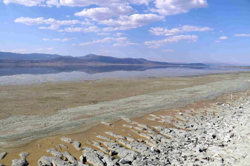 Burdur Gölünde alg patlaması: Suyun rengi değişti