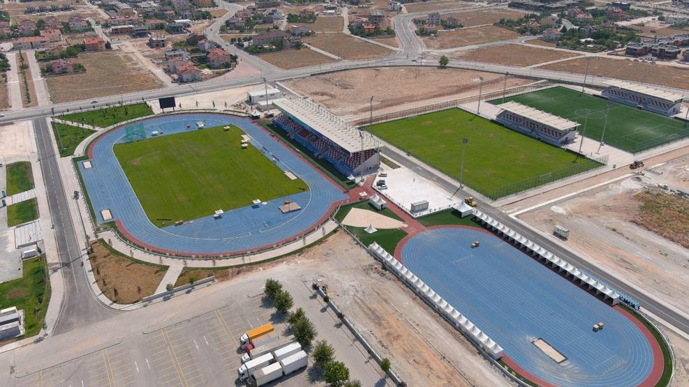 Bakan Kasapoğlu, Konya Olimpik Veledromunda incelemelerde bulundu