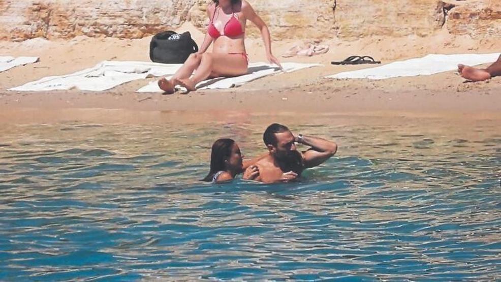 Merve Oflaz ile Allan Hakko plajda aşka geldi