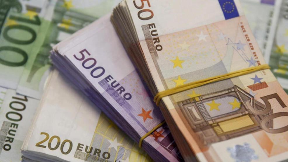 ECB, zayıf euro bölgesi ülkelerine para enjekte etmeyi sürdürüyor