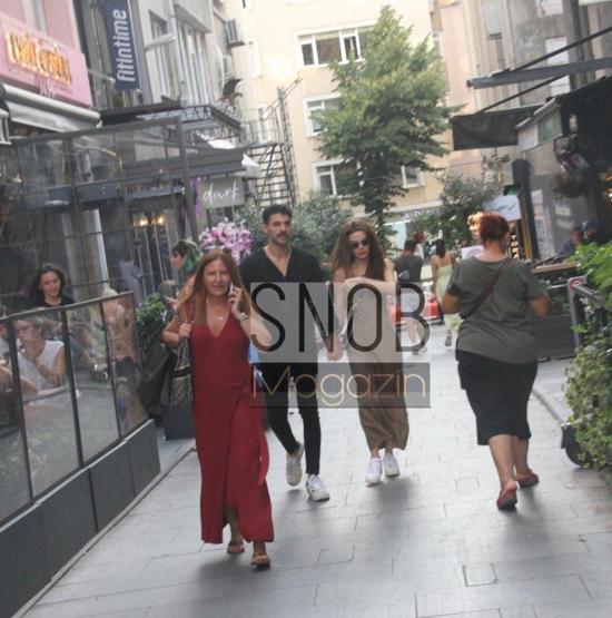 Sinem Ünsal ve Halit Özgür Sarı ilk kez el ele görüntülendi