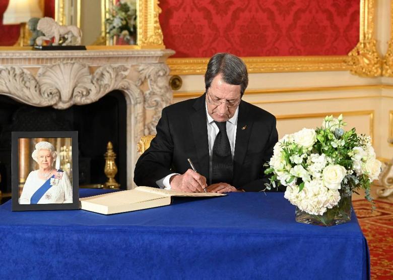 Hangi liderler Kraliçe II. Elizabeth’in cenaze törenine katılıyor Londra’dan öne çıkan kareler