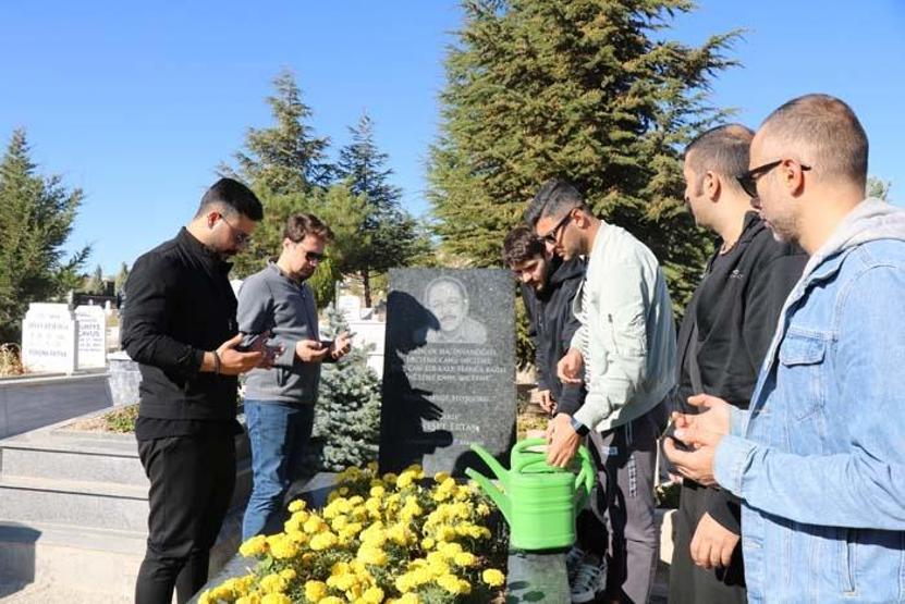 Neşet Ertaş, ölümünün 10. yıldönümünde mezarı başında anıldı