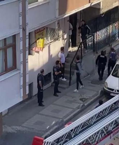 Türkiye Bağcılar'daki vahşeti konuşuyor! Kesik baş motokuryenin önüne düştü! Sosyal medyada anneye mesaj...