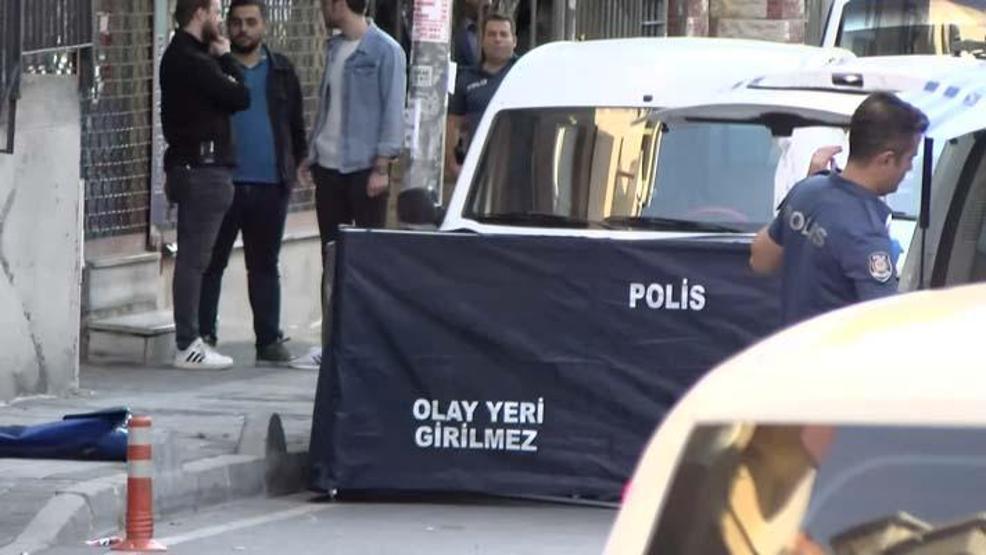 Türkiye Bağcılar'daki vahşeti konuşuyor! Kesik baş motokuryenin önüne düştü! Sosyal medyada anneye mesaj...