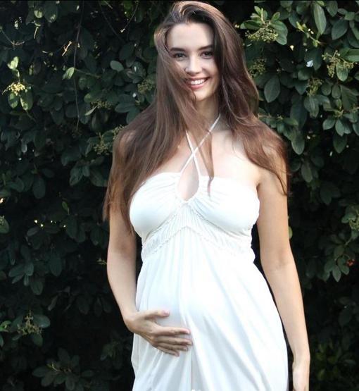 Lydia Tuğutlunun oğluna vereceği isim sosyal medyayı ikiye böldü
