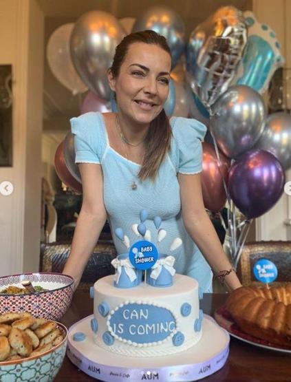 Burcu Kara bebeğinin adını paylaştı