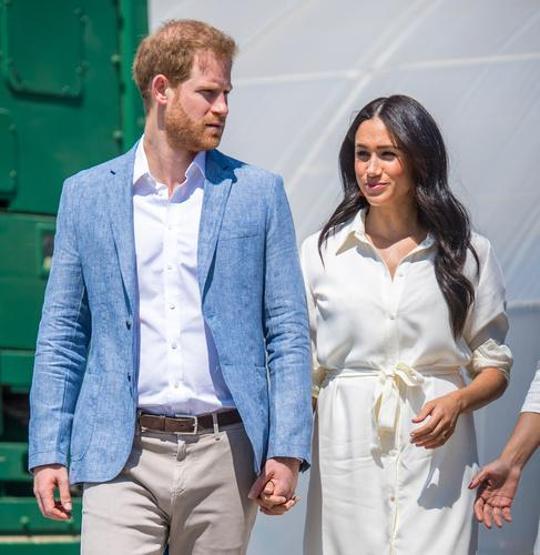 Kral Charles, Harry ve Meghanı taç giyme törenine çağıracak