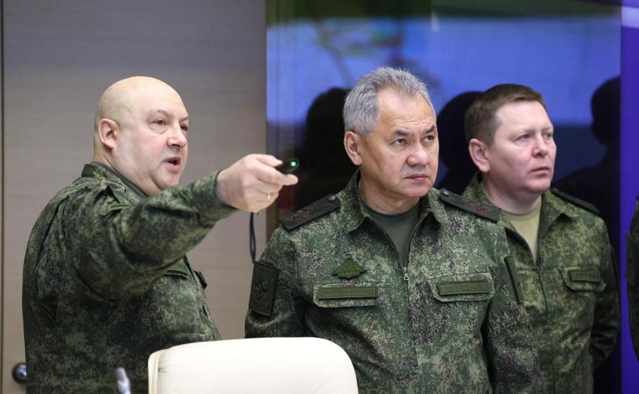 Putinden dikkat çeken askeri karargah ziyareti