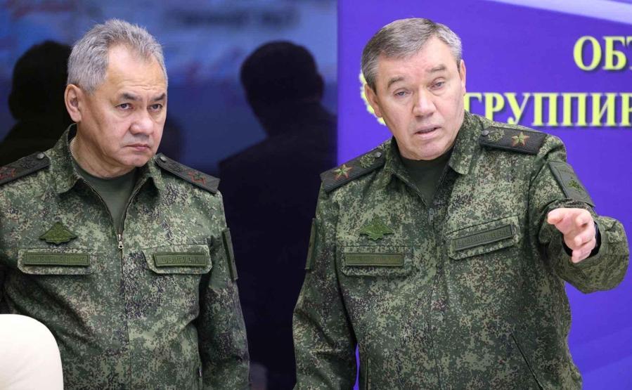 Putinden dikkat çeken askeri karargah ziyareti