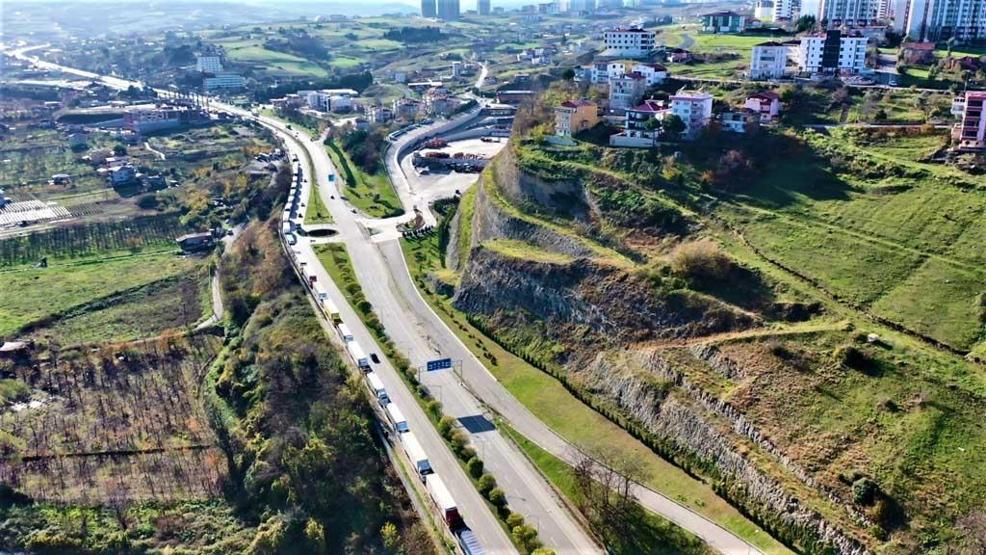 Rusya ile gemi trafiği yavaşladı, tırlar Samsun’da yığıldı