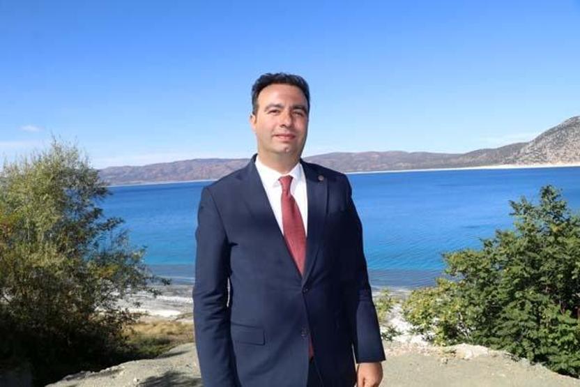 Salda Gölü kumsalındaki kararma yayılıyor