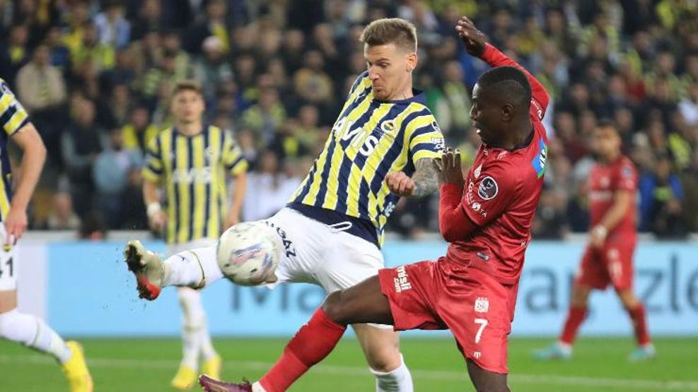 Süper Lig'de dev derbi! Fenerbahçe-Galatasaray muhtemel 11'ler...