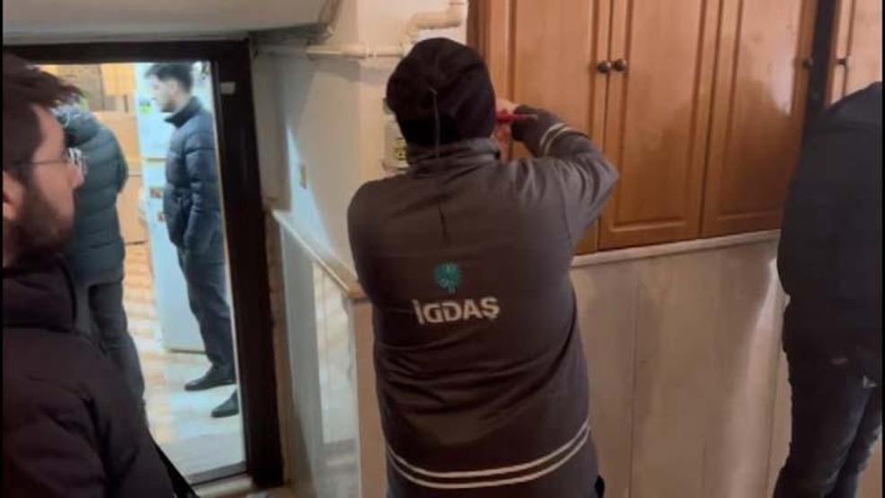 SON DAKİKA: İstanbulda anne ve 2 kızı evde ölü bulundu