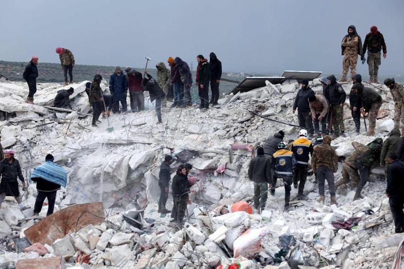 Deprem Suriyeyi de vurdu: 1400den fazla can kaybı
