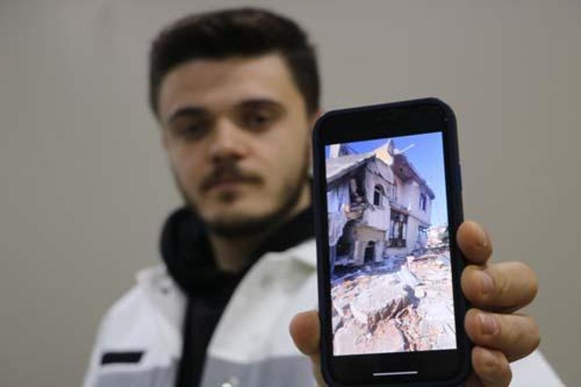 Enkazın altındaki nefes: Deprem uyarısını dinlemeyip kurtardılar