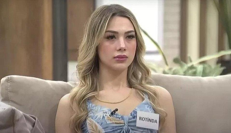 Kısmetse Olur yarışmacısı Wesley Sneijderin aşkı çıktı Sneijder büyük yakalandı Rotindayı kolyesi yakalattı