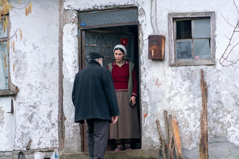 Hayrinin eşi Türkan çıktı Hayrinin karısı Türkanın İki çocuğu var Nalan şoke oldu