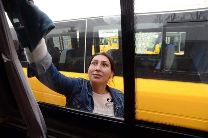 Kadın şoförler, Dünya Kadınlar Gününde direksiyon salladı Önce şaşırıyor, sonra hayran kalıyorlar
