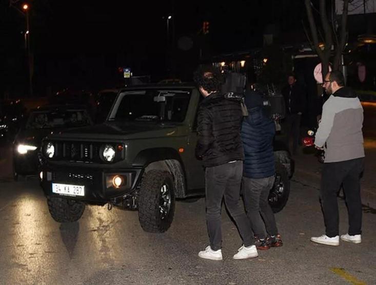 Uraz Kaygılaroğlu trafiği birbirine kattı Korumaları muhabirlere saldırdı