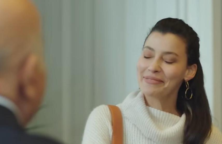 Kızılcık Şerbeti Abdullah Alev aşkını izleyenler şokta! Abdullah Bey kendinden yaşça küçük Alev'e aşık! İlan-ı Aşk! Alev şaşkınlığını gizleyemedi!
