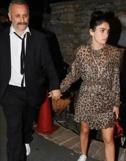 Onur Ünlü ve Hazar Ergüçlü aynı evde mi yaşıyor Açıklama geldi