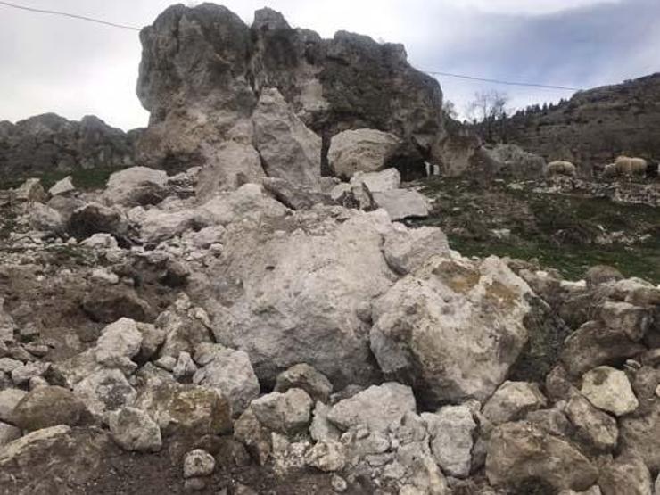 Fayın başladığı nokta: Dağdan kaya parçaları koptu Geceleri tedirgin uyuyorlar...