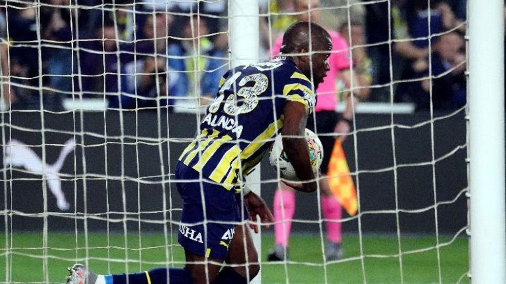 Galatasaraydan Enner Valencia bombası