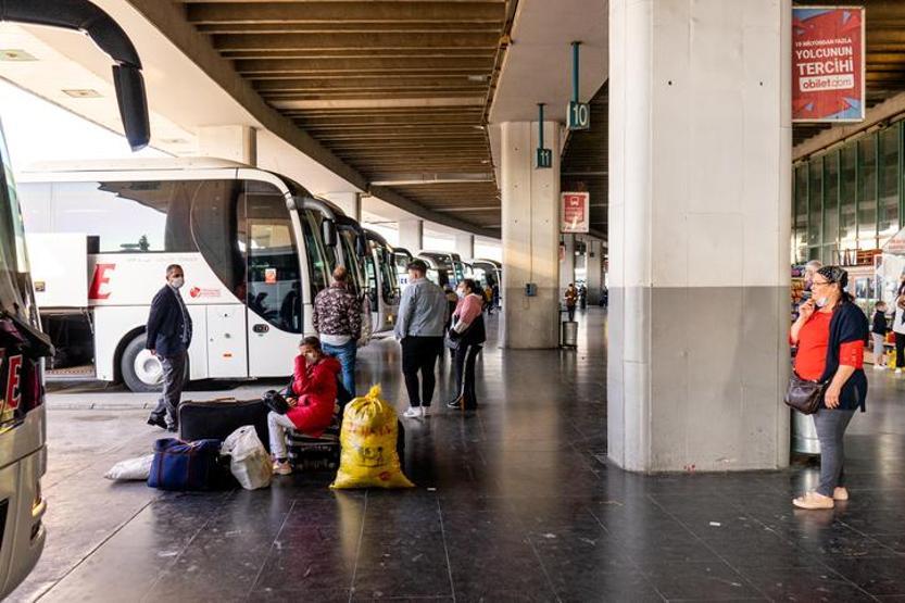Türkiye seçime gidiyor: Otogarlarda demokrasi seferi