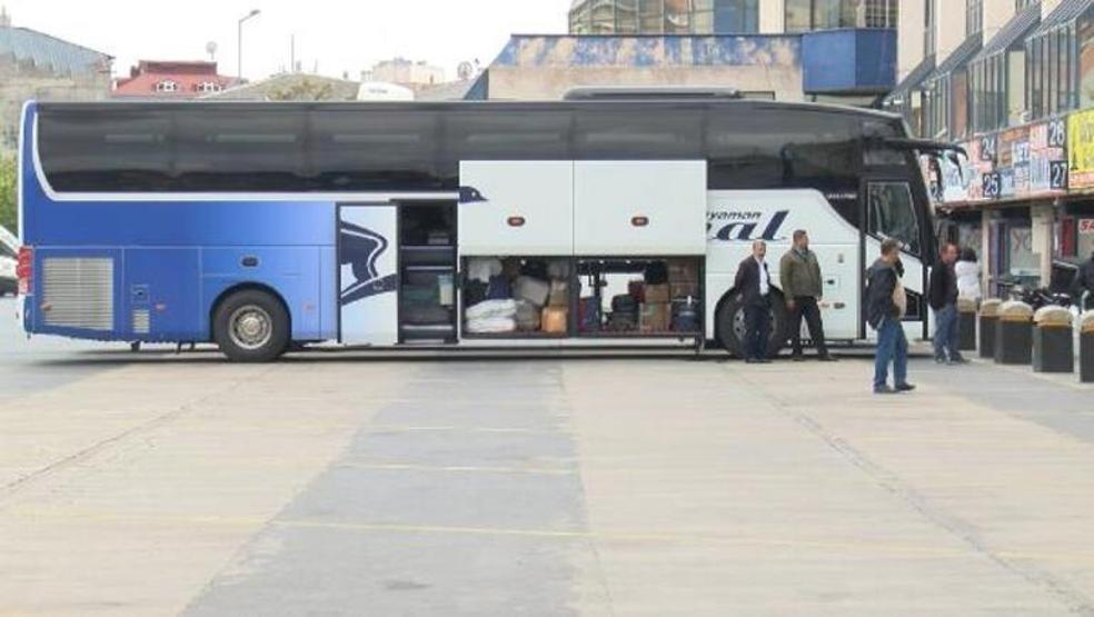 Türkiye seçime gidiyor: Otogarlarda demokrasi seferi